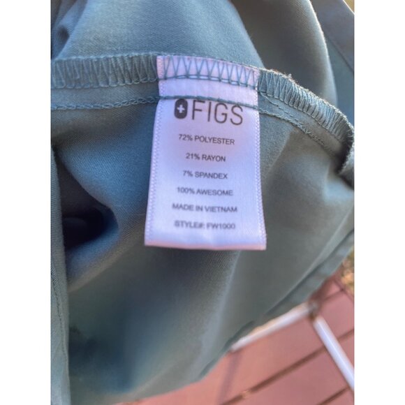 Figs Technical Collection Size Small Teal V-Neck Scrub Top With Front Pocket - Picture 6 of 13